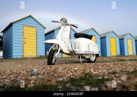 Innocenti Lambretta LI150cc série III, modèle 1964, huttes de plage de Littlehampton. Restauration standard. Banque D'Images