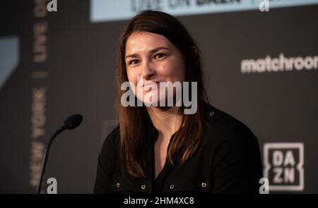 The Leadenhall Building, Royaume-Uni.07th févr. 2022.Katie Taylor Undisputed World Lightweight Champion lors de la conférence de presse avant le combat Katie Taylor / Amanda Serrano à Madison Square Gardens en avril 2022, à Landing quarante-deux, le Leadenhall Building, en Angleterre, le 7 février 2022.Photo d'Alan Stanford.Crédit : Prime Media Images/Alamy Live News Banque D'Images