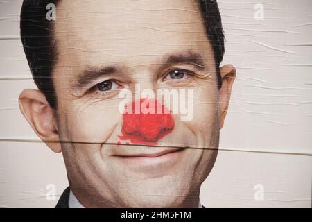 Affiches déchirées des candidats à l'élection présidentielle.France. Banque D'Images