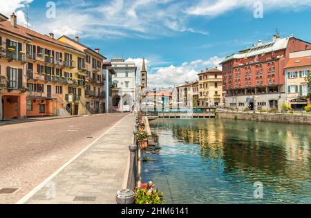 Omegna, Verbano-Cusio-Ossola, Piémont, Italie - 25 mai 2018 : vue sur le centre historique du village d'Omegna, situé sur la côte du lac Orta dans le Piémont Banque D'Images