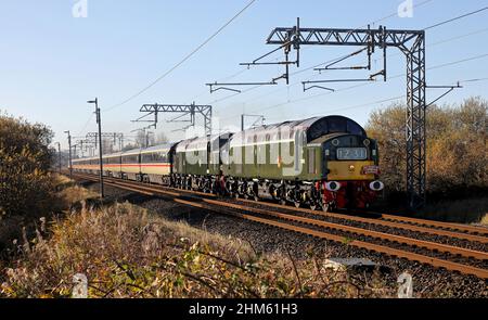 D345 et D213 partez de Hest Bank avec « Intercitys » Crewe à destination de la charte d'Édimbourg sur 13.11.21. Banque D'Images