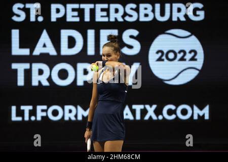 Saint-Pétersbourg, Russie.07th févr. 2022.Veronika Kudermetova, de Russie, joue contre Belinda Bencic, de Suisse, lors du tournoi de tennis 2022 du Trophée des dames de Saint-Pétersbourg.Note finale: (Veronika Kudermetova 1-2 Belinda Bencic) (photo de Maksim Konstantinov/SOPA image/Sipa USA) crédit: SIPA USA/Alay Live News Banque D'Images