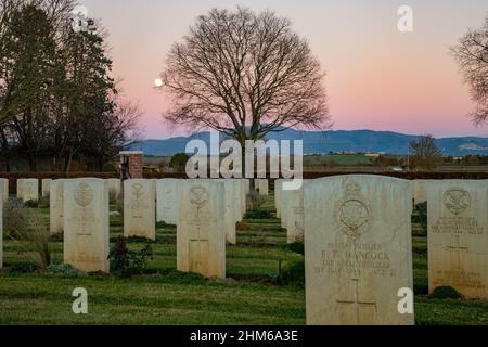 À Foiano della Chiana, dans le cimetière de guerre du Commonwealth, les restes de 256 soldats de l'armée alliée Rest.Italy Banque D'Images