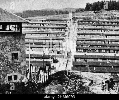 Vue générale du camp de concentration de Flossenburg après la libération de la Division d'infanterie de l'armée américaine 99th, avril 1945 Banque D'Images