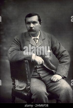 Un portrait de l'écrivain écossais Sir Arthur Conan Doyle, auteur des histoires de Sherlock Holmes, à partir de 1893 quand il avait 34 ans. Banque D'Images