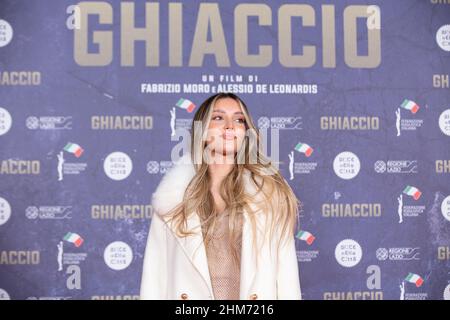 7 février 2022, Rome, Italie: Corinne Pino participe à la première du film ''Ghiaccio'' au cinéma spatial moderne de Rome (Credit image: © Matteo Nardone/Pacific Press via ZUMA Press Wire) Banque D'Images