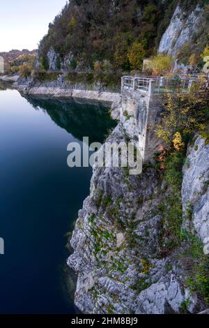 Vue sur le lac Salto, Petrella Salto, Latium, Italie, Europe Banque D'Images