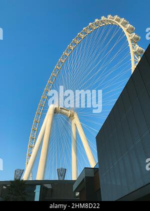 Vue partielle rapprochée de la nouvelle attraction touristique appelée Ain Dubai, sur l'île artificielle appelée Bluewaters Island. Banque D'Images