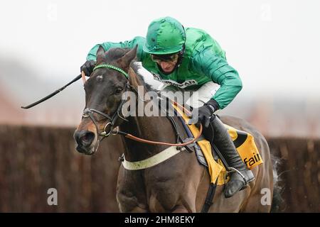 Photo du dossier datée du 21-02-2021 de Sceau Royal, monté par le jockey Daryl Jacob. Sceau Royal fera une offre pour remporter les renouvellements à la suite de la course de l'esprit du jeu Betfair Exchange à Newbury samedi. Date de publication : le mardi 8 février 2022. Banque D'Images