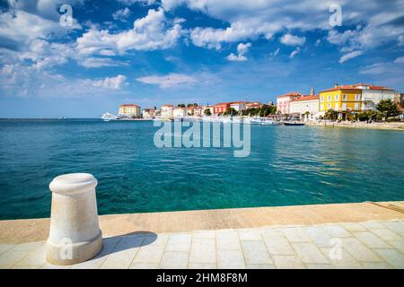 Porec ville et port sur la mer Adriatique en Croatie, Europe. Banque D'Images