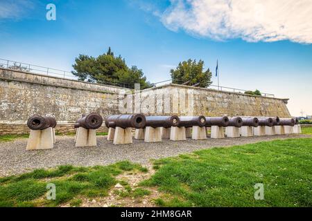 La Citadelle de Pula, vue sur une forteresse d'artillerie dans la ville de Pula sur l'Istrie, Croatie, Europe. Banque D'Images