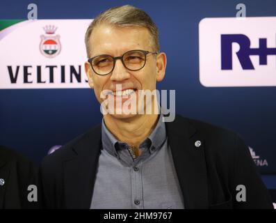 Ville de Gelsenkirchen, Allemagne. 08th févr. 2022. Firo: 08.02.2022 Fuvuball, 2.Bundesliga, saison 2021/2022, FC Schalke 04 - Media talk, PK, portrait de conférence de presse, Peter Knv§bel, directeur sportif crédit: dpa/Alay Live News Banque D'Images