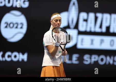 Saint-Pétersbourg, Russie. 08th févr. 2022. Petra Kvitova de la République tchèque vu pendant le tournoi de tennis de Saint-Pétersbourg Ladies Trophée 2022 contre Jule Niemeier d'Allemagne.score final; Petra Kvitova 2:0 Jule Niemeier. Crédit : SOPA Images Limited/Alamy Live News Banque D'Images