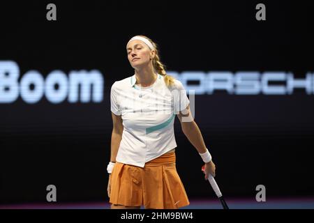 Saint-Pétersbourg, Russie. 08th févr. 2022. Petra Kvitova de la République tchèque vu pendant le tournoi de tennis de Saint-Pétersbourg Ladies Trophée 2022 contre Jule Niemeier d'Allemagne.score final; Petra Kvitova 2:0 Jule Niemeier. Crédit : SOPA Images Limited/Alamy Live News Banque D'Images