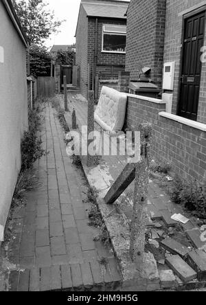 Vol de pourboires dans la ruelle arrière, Forest Fields, Nottingham UK 1992 Banque D'Images