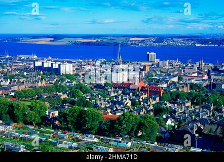 Royaume-Uni, Écosse, Perthshire et Kinross, Dundee, avec pont Tay à Fife, Banque D'Images