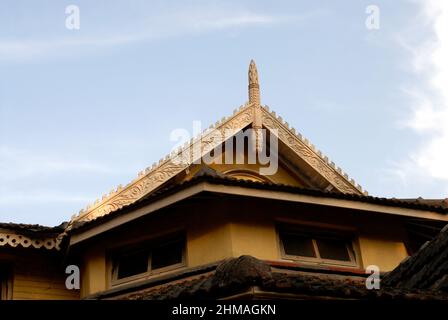 Deolali, Maharashtra, Inde- Asie, Fév, 2009 : belle maison en bois de cent ans extérieur style vintage unique Design Banque D'Images