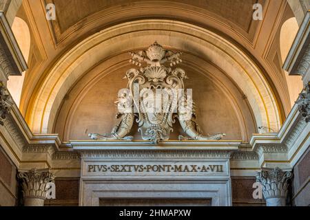 Urban VIII Barberini armoiries dans le Musei Vaticani de Rome, Italie. Banque D'Images