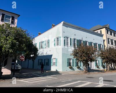 Architecture vue dans le quartier historique de Charleston, Caroline du Sud, une destination de voyage de luxe du sud des États-Unis. Banque D'Images