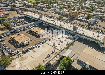 Bâtiment du siège de la police dans la zone nord d'Hermosillo, cour de patrouille et services publics municipaux, sécurité publique à Hermosillo, Mexique.(photo de Luis Gutierrez Norte photo) Edificio de la comandancia de la policia de Hermosillo zona norte, patio de patrullas y servicios publicos municipales, seguridad pudica de Hermosillo, Mexique.(photo par Luis Gutierrez Norte photo) Banque D'Images