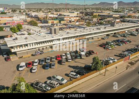 Bâtiment du siège de la police dans la zone nord d'Hermosillo, cour de patrouille et services publics municipaux, sécurité publique à Hermosillo, Mexique.(photo de Luis Gutierrez Norte photo) Edificio de la comandancia de la policia de Hermosillo zona norte, patio de patrullas y servicios publicos municipales, seguridad pudica de Hermosillo, Mexique.(photo par Luis Gutierrez Norte photo) Banque D'Images