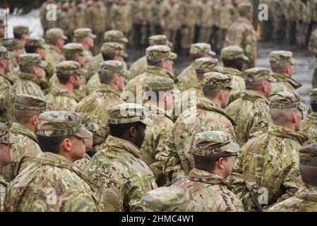 Starychi, Lvivska, Ukraine. 2nd févr. 2017. Instructeurs américains vus lors de la cérémonie d'ouverture de la prochaine étape de formation des unités des forces armées dans le cadre du programme ''Groupe multinational mixte de formation - Ukraine' (Credit image: © Mykola TYS/SOPA Images via ZUMA Press Wire) Banque D'Images