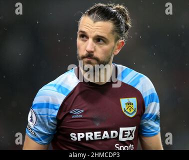 8th février 2022 ; Turf Moor, Burnley, Lancashire, Angleterre ; Premier League football, Burnley contre Manchester United; Jay Rodriguez de Burnley Banque D'Images