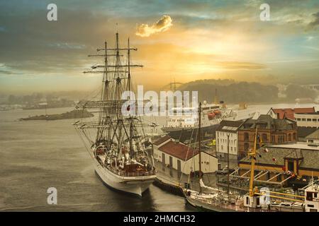 Stavanger ville norvégienne avec des paysages à couper le souffle de magnifiques fjords, des montagnes et de longues plages blanches. Banque D'Images