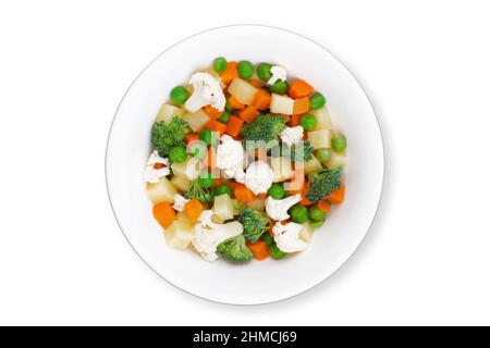 vue de dessus gros plan de légumes frais mélangés congelés avec carottes petits pois brocoli et pommes de terre sur plaque ronde isolée sur fond blanc Banque D'Images