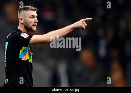 Milan, Italie. 08 février 2022. Milan Skriniar du FC Internazionale gestes pendant le match de football de Coppa Italia entre le FC Internazionale et AS Roma. Credit: Nicolò Campo/Alay Live News Banque D'Images