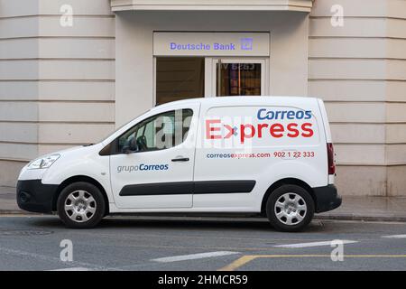 VALENCE, ESPAGNE - 31 JANVIER 2022 : Correos Express est la société de colis express du groupe Correos Banque D'Images