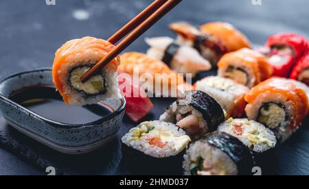 Ensemble maki à sushis coloré Banque D'Images