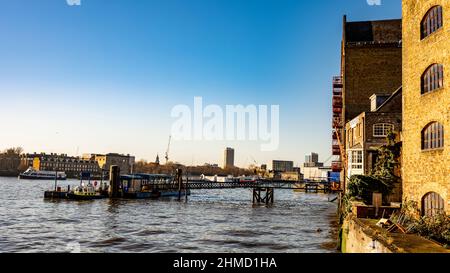 Thames police, Captain Kidd pub, Wapping High Street, Londres Banque D'Images