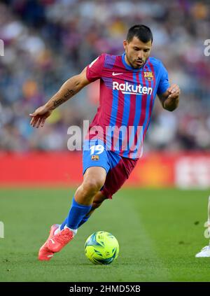 Sergio Kun Agüero (19) du FC Barcelone pendant la dixième journée du match de la Liga Santader entre le FC Barcelone et le Real Madrid au stade Camp Nou, le 24 octobre 2021 à Barcelone, Espagne. Banque D'Images