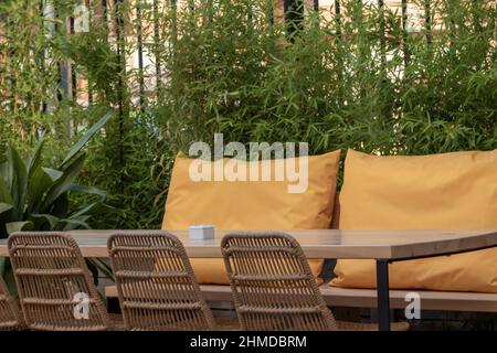 terrasse déserte d'un restaurant en espagne Banque D'Images