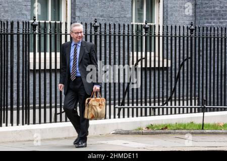 Londres, Royaume-Uni. 09th févr. 2022. Michael Gove, secrétaire d'État à la mise à niveau, au logement et aux collectivités; ministre des relations intergouvernementales 10, rue Downing. Credit: Imagetraceur/Alamy Live News Banque D'Images