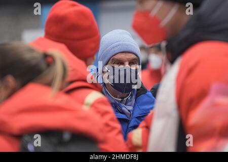 Yanqing, Chine. 09th févr. 2022. Jeux olympiques, luge, doubles au National Sliding Centre. Le président du CIO, Thomas Bach, visite le lieu du concours. Credit: Michael Kappeller/dpa/Alay Live News Banque D'Images