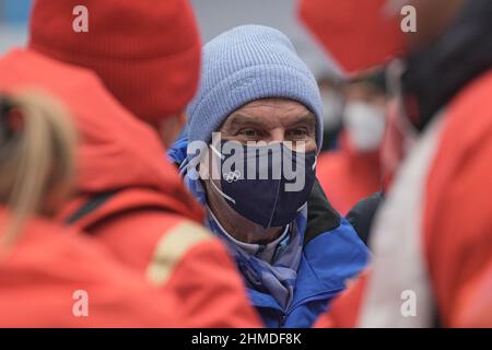 Yanqing, Chine. 09th févr. 2022. Jeux olympiques, luge, doubles au National Sliding Centre. Le président du CIO, Thomas Bach, visite le lieu du concours. Credit: Michael Kappeller/dpa/Alay Live News Banque D'Images