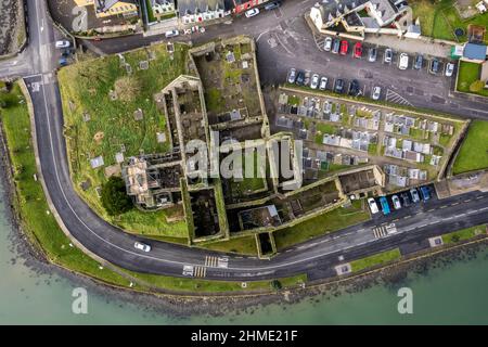 Timoleague, West Cork, Irlande. 9th févr. 2022. L'abbaye franciscaine du village de Timoleague, à l'ouest du Cork, était aujourd'hui sous le soleil d'hiver. Met Éireann a prévu ce soir des températures inférieures à zéro ainsi que de la neige et de la glace pour les régions du nord du pays. Crédit : AG News/Alay Live News Banque D'Images