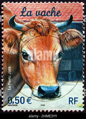 FRANCE - VERS 2004 : un timbre imprimé en France montre la vache, animal de ferme, vers 2004 Banque D'Images