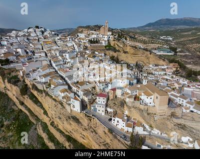 Vue sur la municipalité de Iznajar dans la province de Cordoba, Espagne Banque D'Images