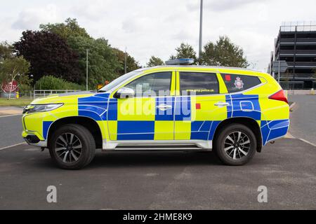 Véhicule de police 4x4 stationné Banque D'Images