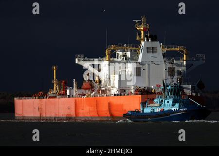 Oil,Chemical,Tanker, Eagle Brisbane,Singapour,The Solent,Cowes,Isle of Wight,Angleterre,Royaume-Uni, Banque D'Images
