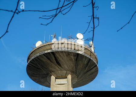 Bâtiment et tour des Reyers de la radio et de la télévision belge de langue française | Bâtiment de la RTBF et la tour des Reyers Banque D'Images