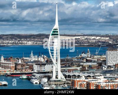 La tour Spinnaker est une tour d'observation de 170 mètres à Portsmouth, en Angleterre. C'est la pièce maîtresse du réaménagement de Portsmouth. Banque D'Images