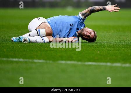 Milan, Italie. 09 février 2022. Ciro immobile de SS Lazio réagit après avoir subi une blessure lors du match de football de Coppa Italia entre AC Milan et SS Lazio. Credit: Nicolò Campo/Alay Live News Banque D'Images