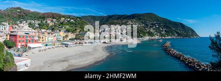 L'ancien village de Moneglia sur la Riviera italienne Banque D'Images