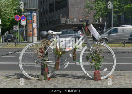 Vélo fantôme, Luisenplatz, Charlottenburg, Berlin, Allemagne Banque D'Images