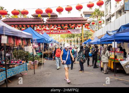 Marché du dimanche de la rue Gaya Kota Kinabalu Sabah Bornéo Malaisie Banque D'Images