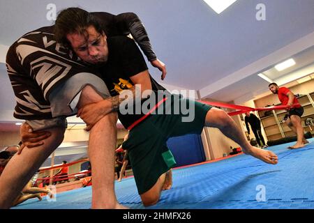 La Paz, Bolivie. 9th févr. 2022. MMA 'Mixed Martial Arts', session de Wrestling formation à la Paz, Bolivie (Credit image: © Christian Lombardi/ZUMA Press Wire) Banque D'Images